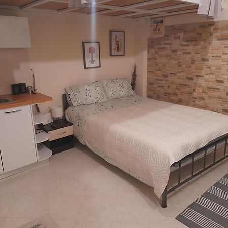 Ferienwohnung Minimal Studio! Kavala Exterior foto